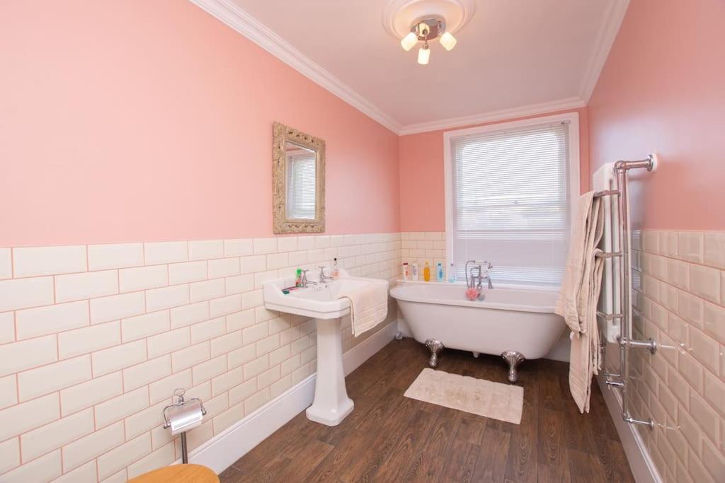 Stunning Large Victorian Maisonette With Sea View 迪尔 外观 照片