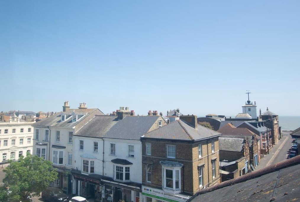Stunning Large Victorian Maisonette With Sea View 迪尔 外观 照片