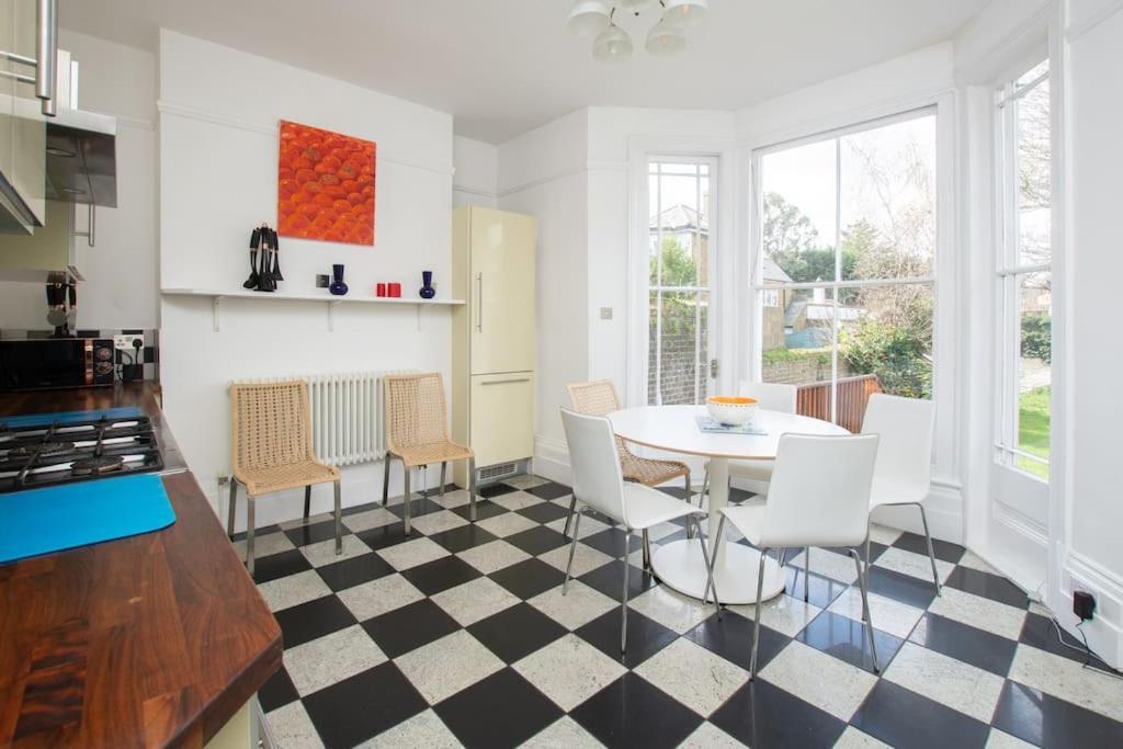 Stunning Large Victorian Maisonette With Sea View 迪尔 外观 照片