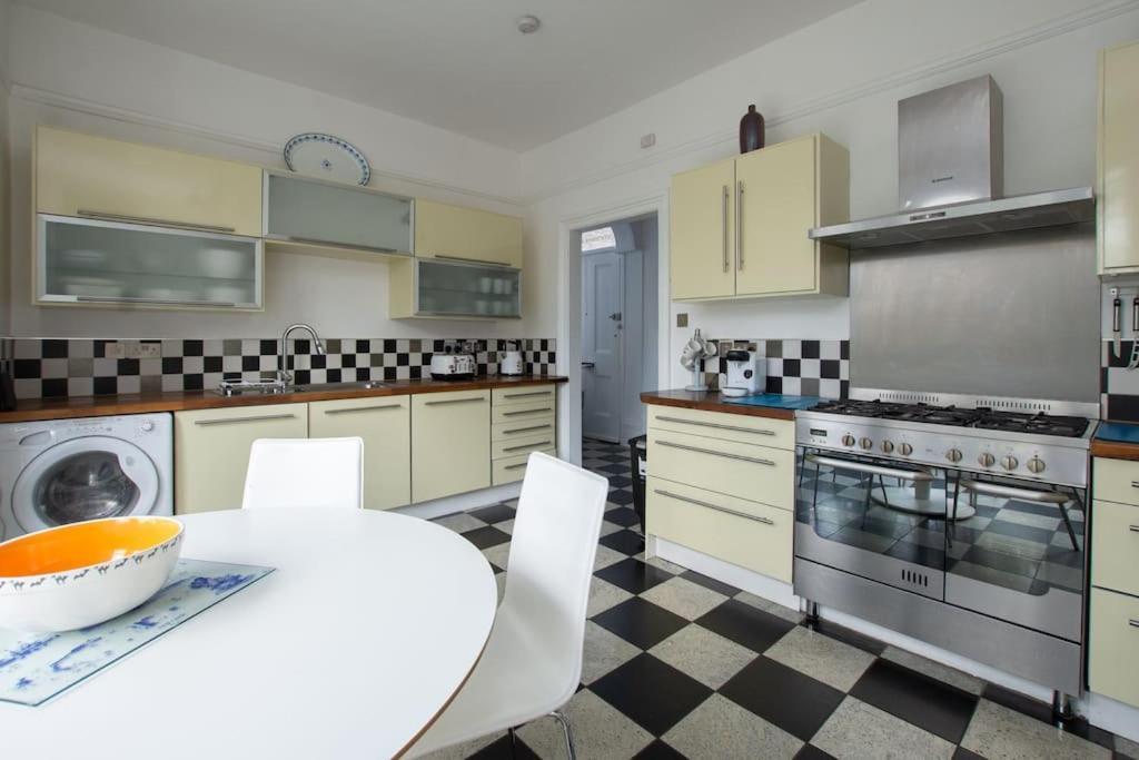 Stunning Large Victorian Maisonette With Sea View 迪尔 外观 照片