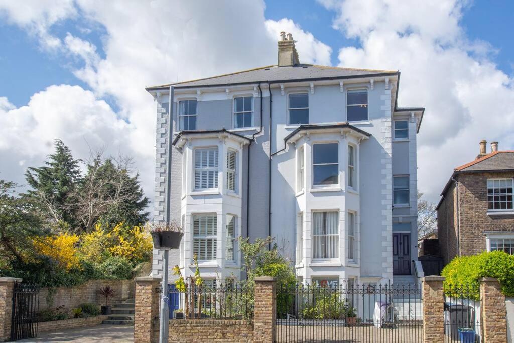 Stunning Large Victorian Maisonette With Sea View 迪尔 外观 照片