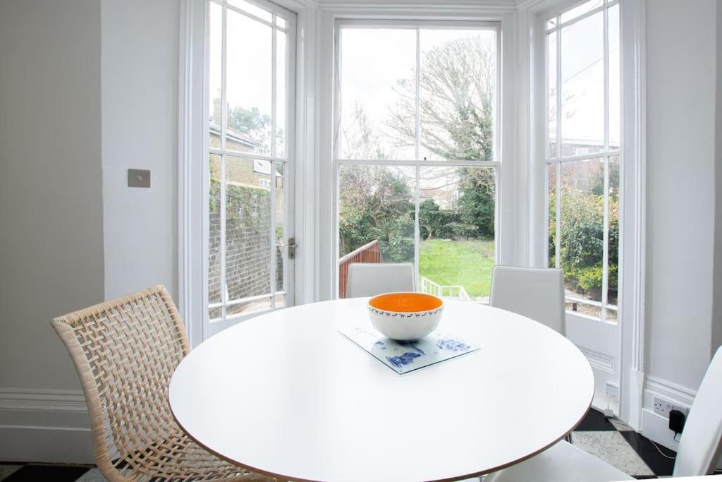 Stunning Large Victorian Maisonette With Sea View 迪尔 外观 照片